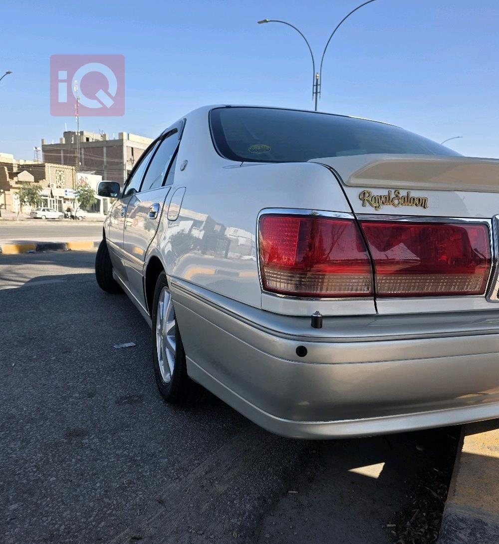 تۆیۆتا کراون